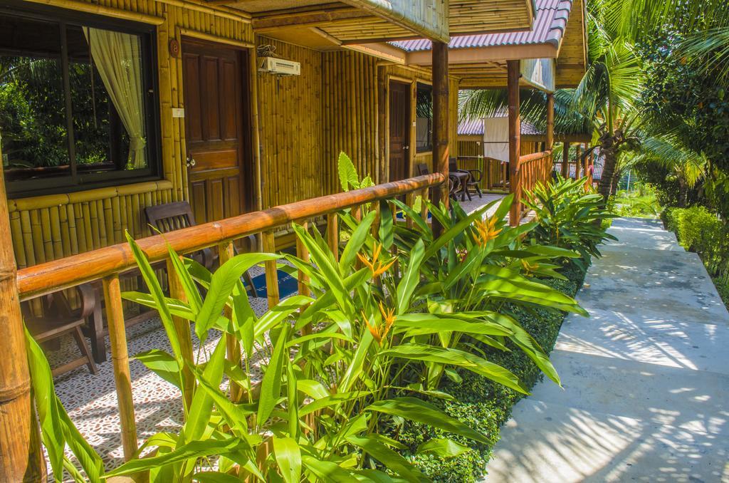 The Fisherman'S Chalet Natien Beach  Exterior foto